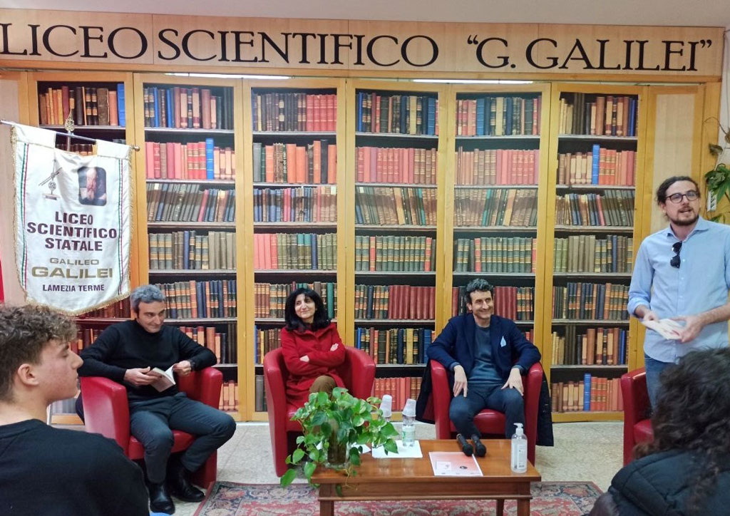 Lamezia Presentato Libro Noodles Acqua Bollente E Lacrime Di