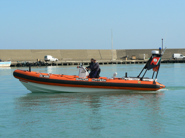 Calabria: Guardia Costiera Salva Bagnante E Diportisti - Il Lametino.it