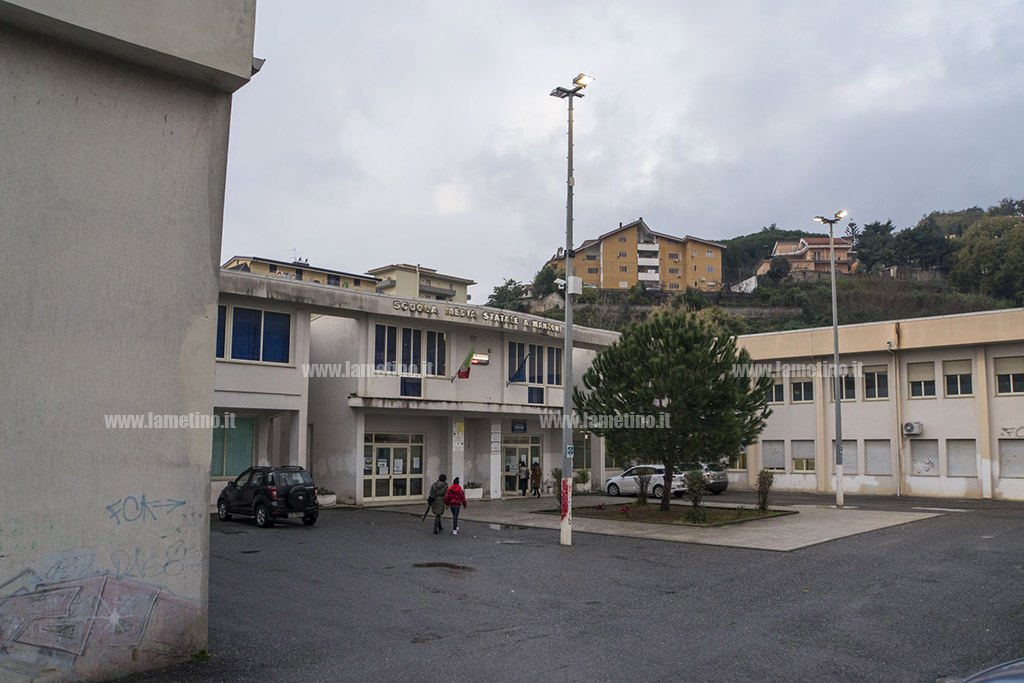 Istituto-Manzoni-Lamezia-2016.jpg