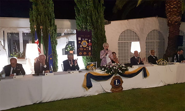 Cerimonia Di Passaggio Della Campana Del Lions Club Lamezia Host Per L