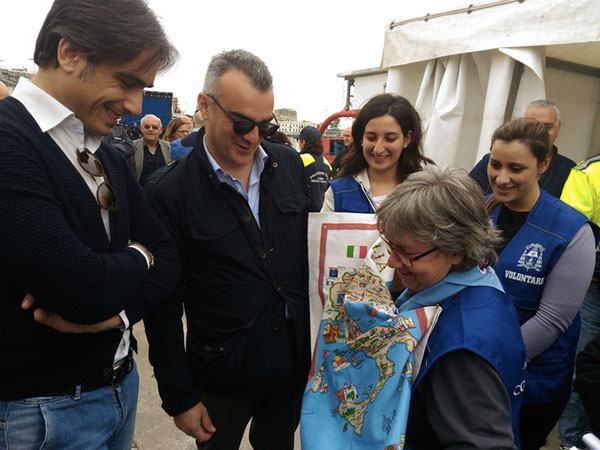 Maxi sbarco di migranti a Pasqua al Porto di Reggio Calabria