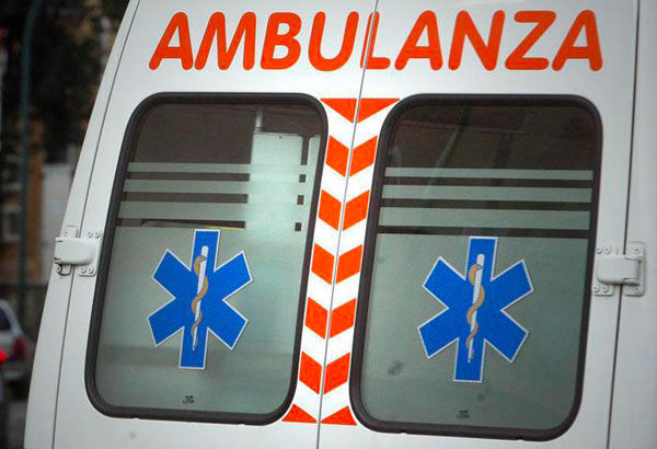 Auto contro muro, muore bimbo di tre anni a Paola Auto contro muro, muore bimbo di tre anni a Paola