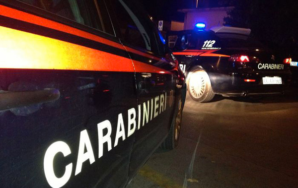 carabinieri-notte-auto.jpg