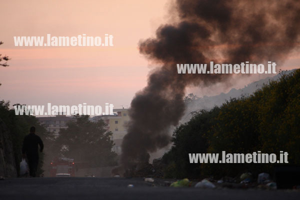 Lamezia Ennesimo Rogo Nel Tardo Pomeriggio In Contrada Scordovillo