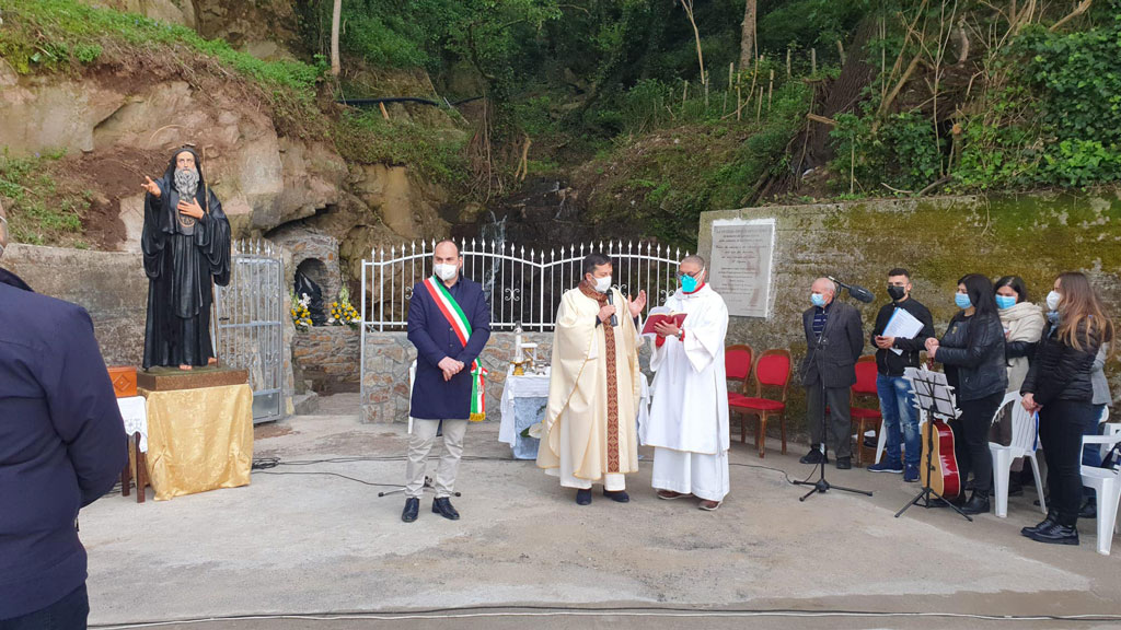 A San Pietro A Maida Inaugurata Piccola Grotta Di Lourdes In Memoria