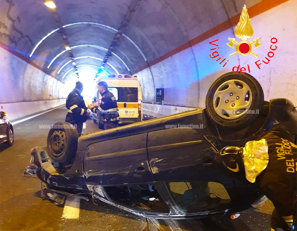 Auto Perde Il Controllo E Si Ribalta In Galleria Tra Borgia E Squillace