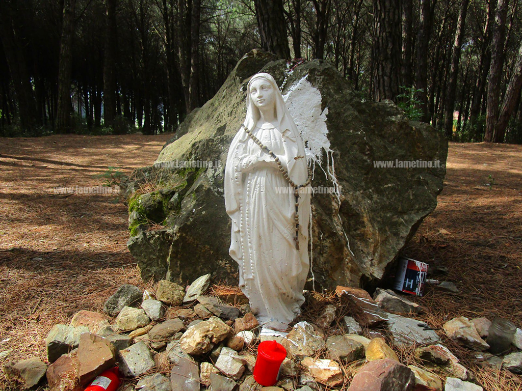 Lamezia Vandalizzata La Statua Della Madonna Installata Al Parco Dossi