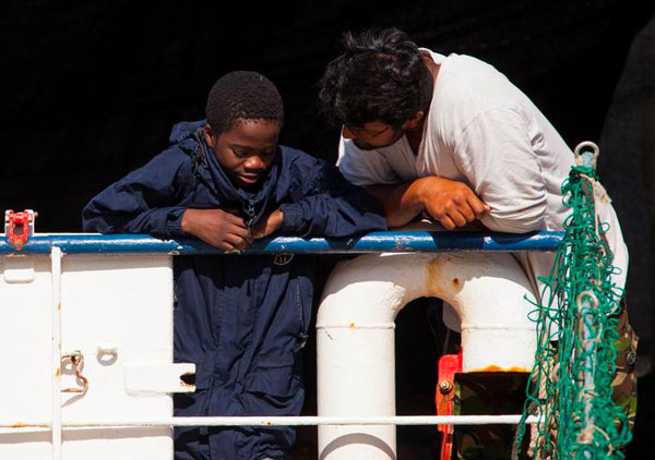 Arrivata A Reggio Calabria Nave Con Migranti A Bordo Il Primo