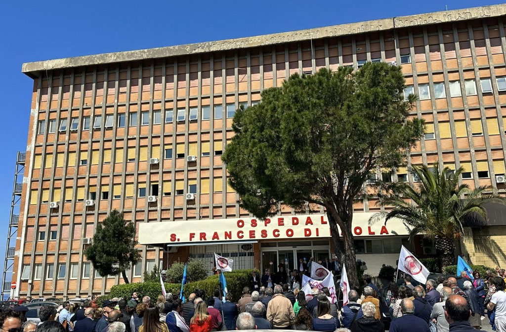 Manifestazione A Tutela Del Diritto Alla Salute All'ospedale Di Paola ...