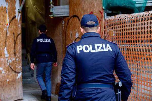 Allaccio Abusivo Alla Rete Elettrica Polizia Arresta Persone A