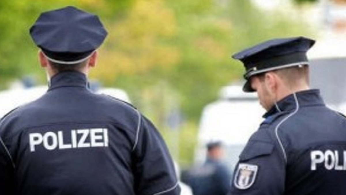 http://lametino.it/images/stories/polizia-tedesca.jpg