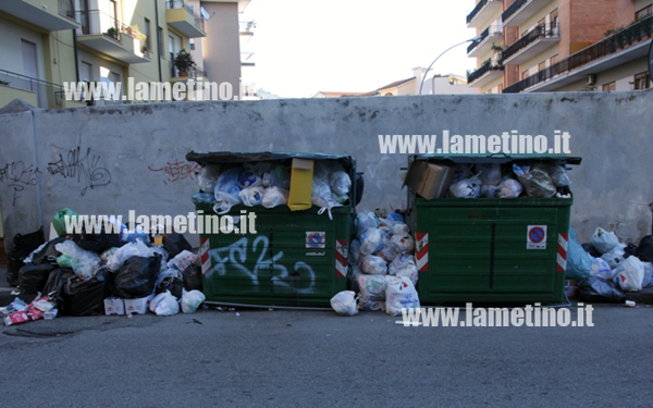 Lamezia Ancora Stop Raccolta Rifiuti In Citt Il Lametino It