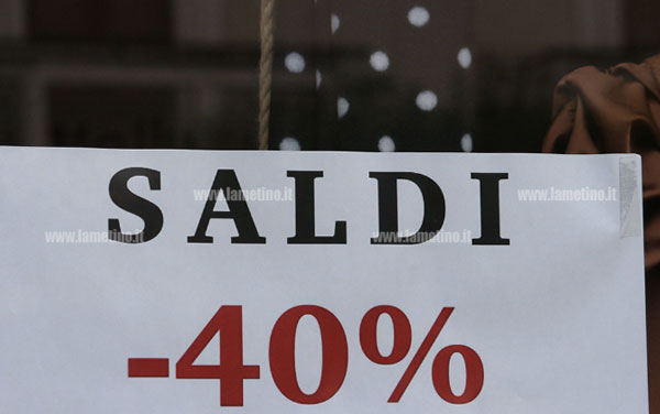 Saldi invernali 2021 in Sicilia: slitta la data d’inizio, ecco a quando Saldi invernali 2021 in Sicilia: slitta la data d’inizio, ecco a quando