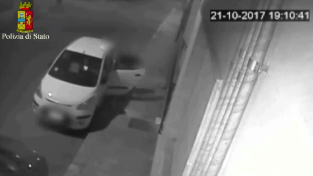 Agguato a Reggio Calabria, uccisa coppia di amanti; omicidio della 'ndrangheta? Agguato a Reggio Calabria, uccisa coppia di amanti; omicidio della 'ndrangheta?