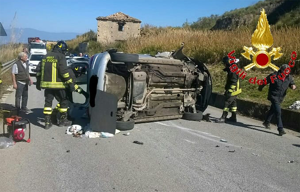 Incidente Stradale Nel Vibonese, Intervento Dei Vigili Del Fuoco - Il ...