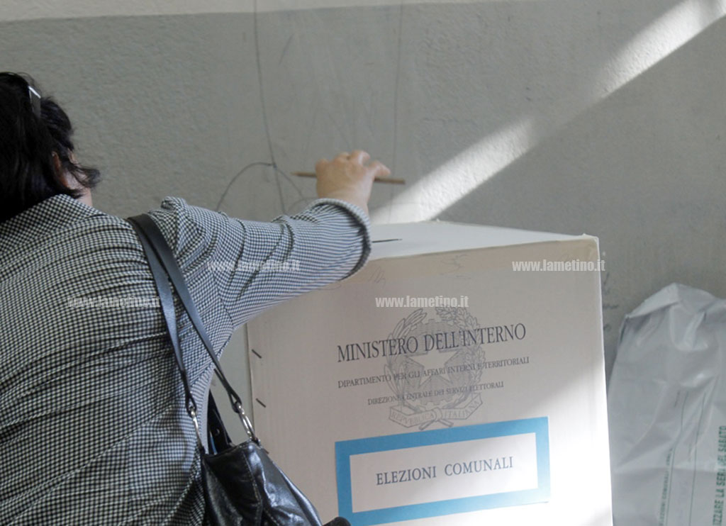 votante-lamezia-ballottaggio-sindaco-giugno-2015.jpg