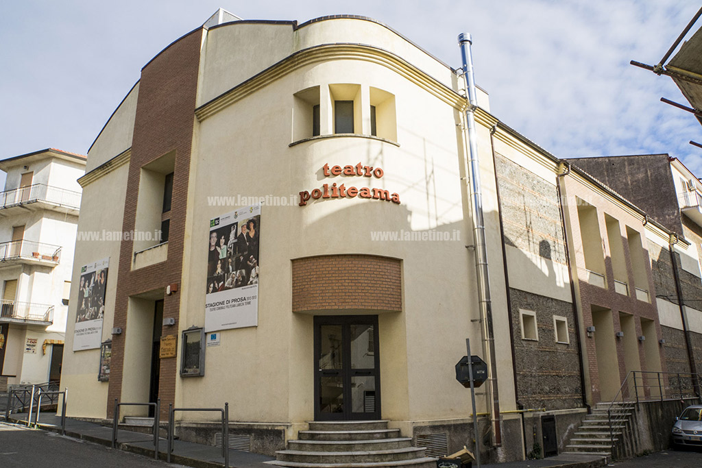 Teatro-Costabile-Politeama-Lamezia-2016_dc381.jpg