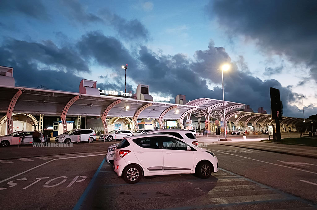 aeroporto-lamezia-terme-sera-notte-2023_326ed.jpg