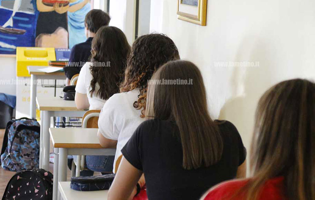 aula-primo-giorno-scuolac8-7ce5ed51ef35_5b5e8_feef8_33414_5c1d6_b1f54.jpg