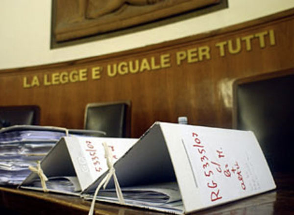 aula-tribunale-carte-documenti_00bbc_9616f_d9c81.jpg