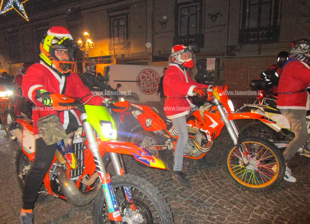 babbo-natale-in-moto_90e3e.jpg