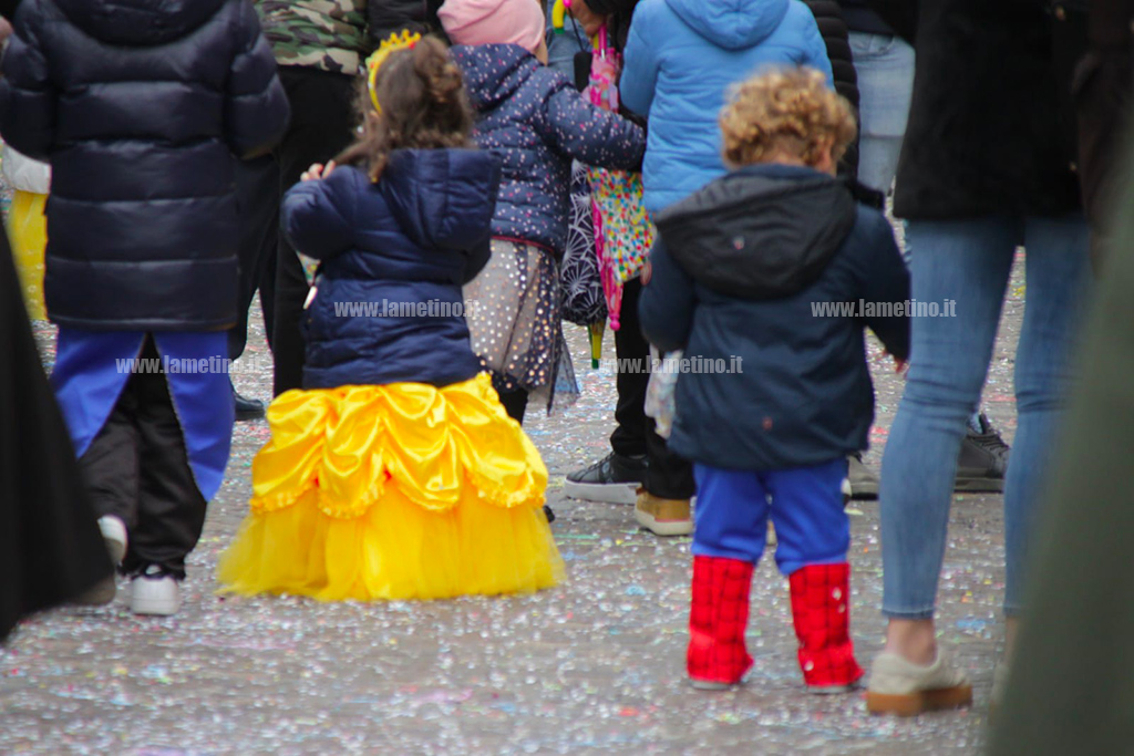 Lamezia, colori e mascherine in città per il Carnevale 2023 - il