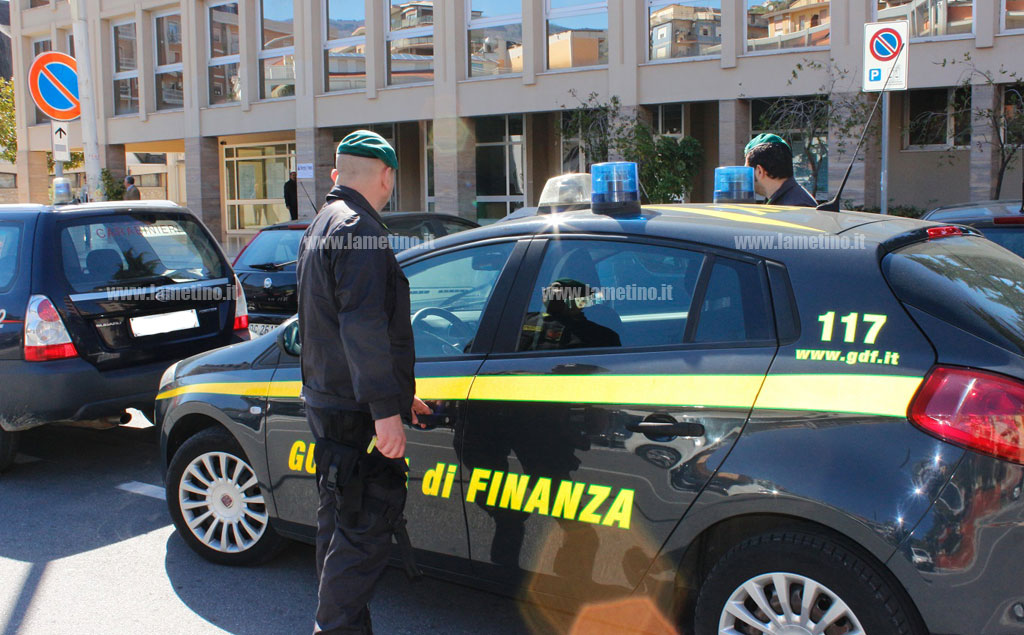 finanza-e-carabinieri-tribunale-lamezia-2017_fce17_b6f70_2c39d.jpg