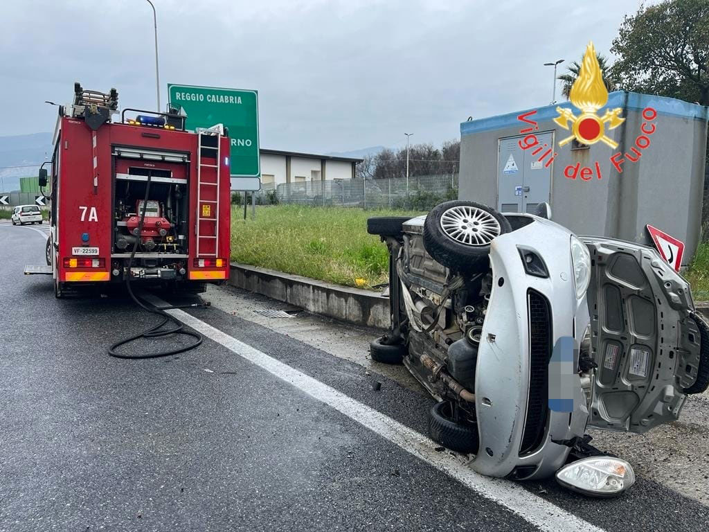 Lamezia Incidente Allo Svincolo Dell Autostrada Donna Ferita E Trasportata In Elisoccorso