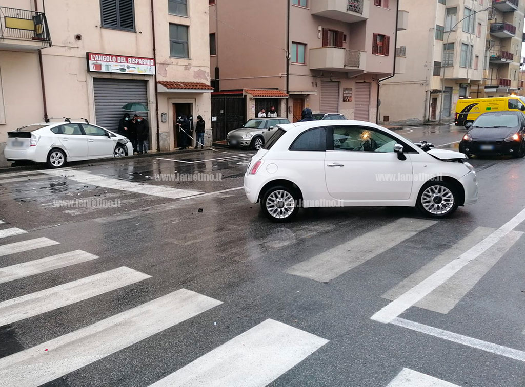 Lamezia, Incidente Tra Via Gramsci E Corso Eroi Di Sapri: 2 Feriti - Il ...