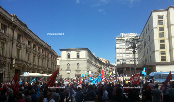 manifestazione-forestale-catanzaro-luglio-2014.jpg