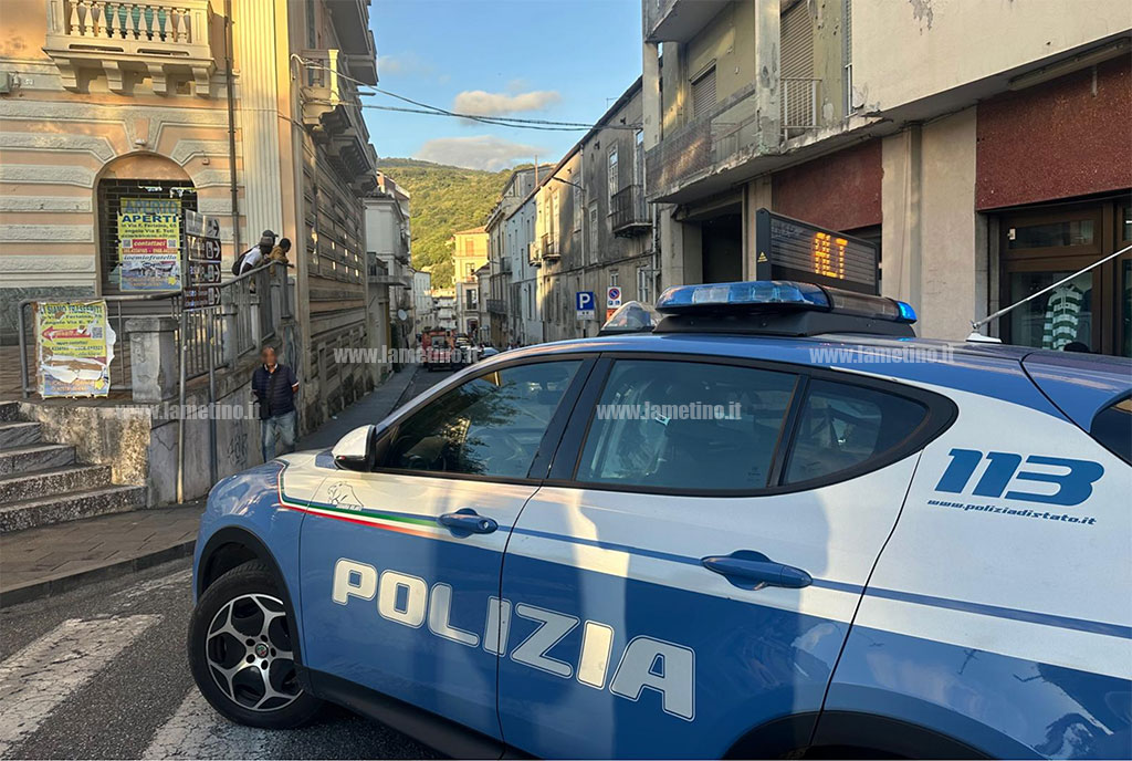 polizia42.11_8d6ed.jpg