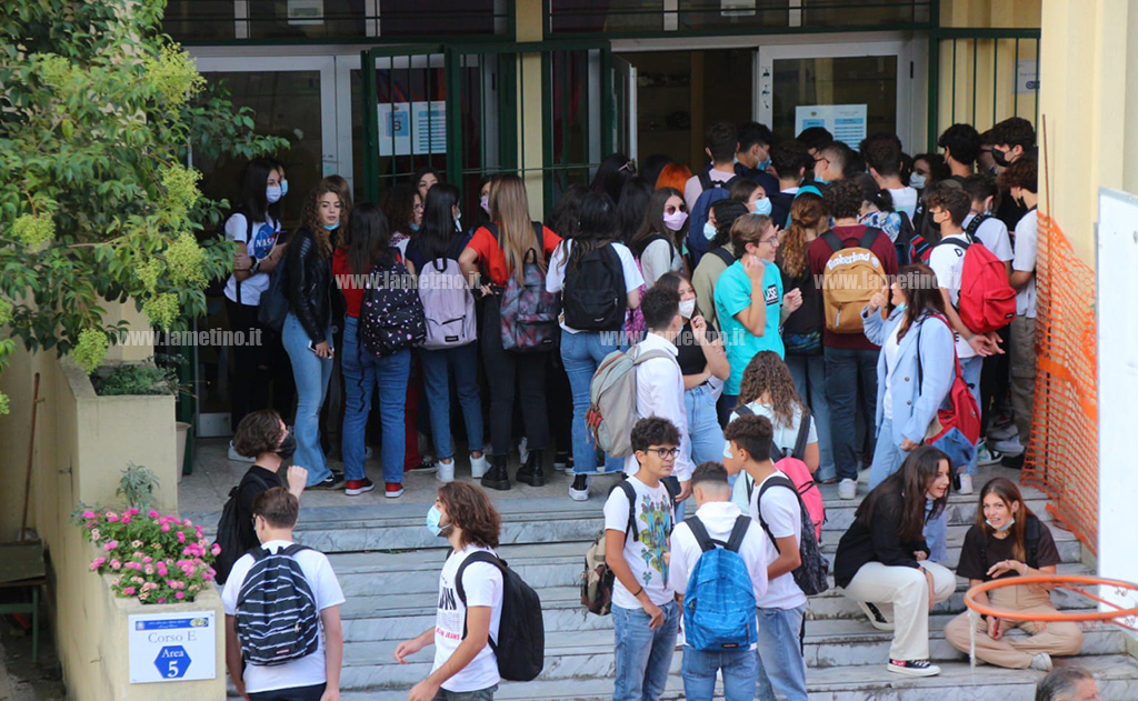 Lamezia Prima Campanella Nelle Scuole Fra Turni Regole Covid E Tanta