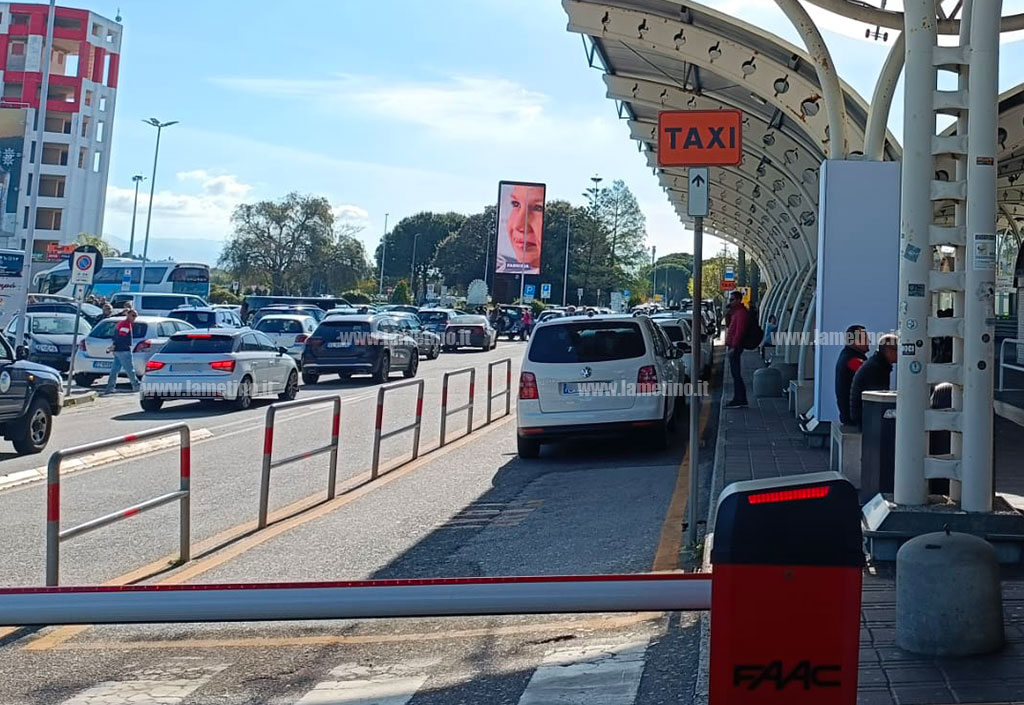 taxi-aeroporto-lamezia_2c22f_012df.jpg