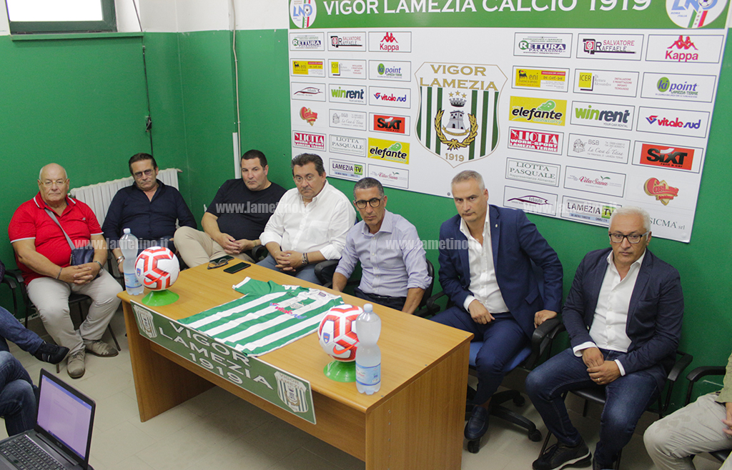 Presentato Connubio Vigor Lamezia Calcio Associazione Riviera