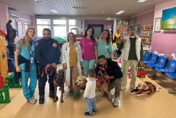 Lamezia, Mae, Lily e Butcher: tre eroi a quattro zampe regalano emozioni ai piccoli pazienti di pediatria 91a2119f-96ba-4b6c-beec-1f2c8f0d0b52_f2d3c.jpg