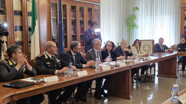 Colpi agli Atm, firmato in Prefettura protocollo d’intesa con l’associazione bancaria italiana su prevenzione FOTO2_def86.jpg