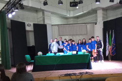 Conclusa kermesse di pallavolo fra le scuole della provincia: vince la scuola secondaria Pitagora di Lamezia I-vincitori-di-Pitagora-in-gioco_df101.jpg