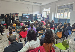 Lamezia, carabinieri incontrano studenti del Borrello Fiorentino per la Giornata della Legalità Image-2026-02-10-at-15_4a68b.jpg