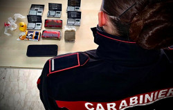 Lamezia, 18enne trovato con 280 grammi di hashish pronti allo spaccio: obbligo di dimora Immagine1_5c0fd.jpg