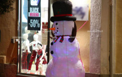 Black Friday in crescita anche in Calabria, Confcommercio: "Acquisti per il 60% dei consumatori e spesa media 225 euro" Negozi-lamezia1_f474e.jpg