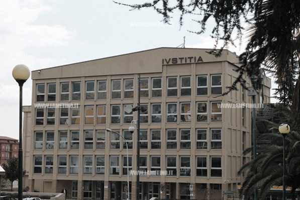 Operaio di 38 anni morto sul lavoro a Lamezia, il caso arriva in Tribunale: l’accusa è omicidio colposo Tribunale-palazzo-di-giustizia-Lamezia_32158_8179f_78e2b_ba05d_33762_0d3bf_b3bf9_058b7.gif