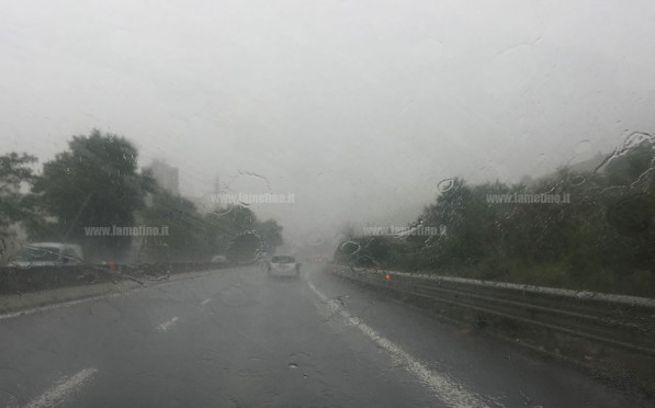 In arrivo nuova ondata di maltempo sulla Calabria, allerta gialla con forti temporali e vento allerta-meteo-pioggia-strada-estate-2018-auto_fb6fc_fbde9_b2196.jpg