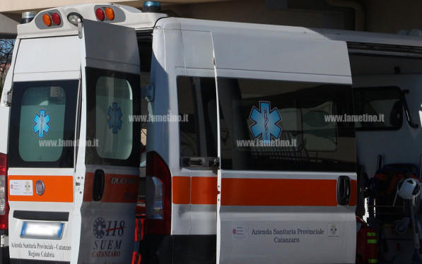 Lamezia, scontro furgone-moto in via Miceli: ferito giovane centauro ambulanza-118-2021_77eea_9158b_655fc_1f63d_4f79f_080f1.jpg