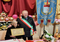 Gizzeria celebra i 100 anni della signora Lidia Crapis cento_anni_60c6b.jpg