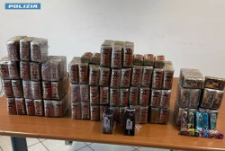 Polstrada interviene per incidente autocarro su A2 nel Cosentino e trova 34 chili di hashish nel mezzo, arrestato 50enne droga.15.06_aabea.jpg