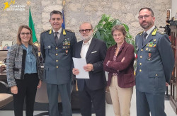 Contrasto agli illeciti tributari: Procure di Catanzaro e Lamezia, GdF e Agenzia Entrate siglano due protocolli gdf9_2_af3a7.jpg