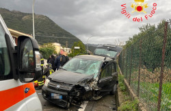 Lamezia, incidente tra furgone e auto nei pressi del bivio Bagni: un ferito incidente_3bc3a.jpg