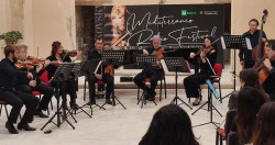 Dal 10 marzo al 21 giugno torna il "Mediterraneo Radio Festival" a Nocera Terinese musica-2026-03-05-alle-11.48.09_0bda4.jpg