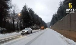 Arriva il freddo in Calabria, prima neve imbianca la Sila. Anas al lavoro lungo i tratti interessati neve-anas.41_c0b9e.jpg