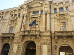 Usura ed estorsioni, anche Lamezia aderisce al Protocollo provinciale: istituzioni e associazioni unite contro pressioni criminali prefettura-di-Catanzaro-2015_be19c_08989_41d40.jpg